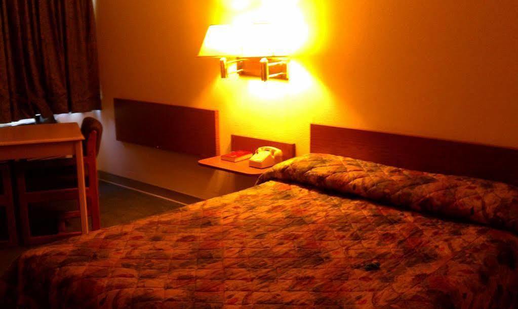 Colorado River Value Inn Bullhead City Buitenkant foto
